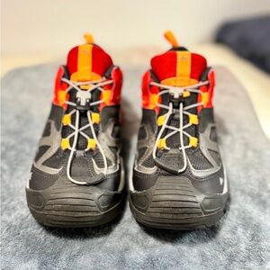 Youth Waterproof Low-Cut Hiking Shoes-Crossrock size 5-7